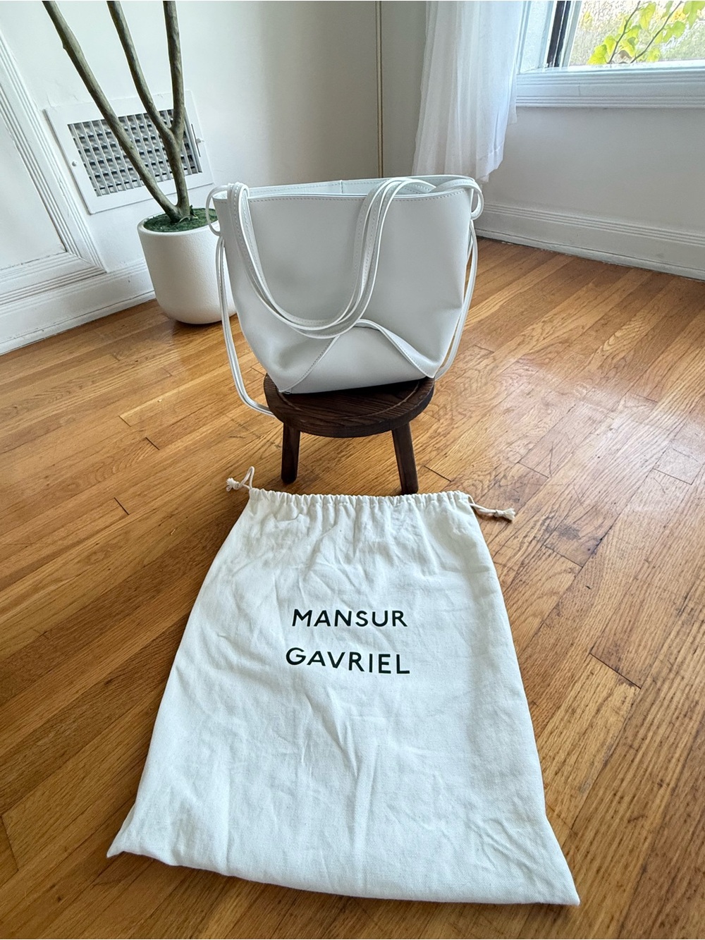 NWOT Mansur Gavriel White Leather Shoulder Tote